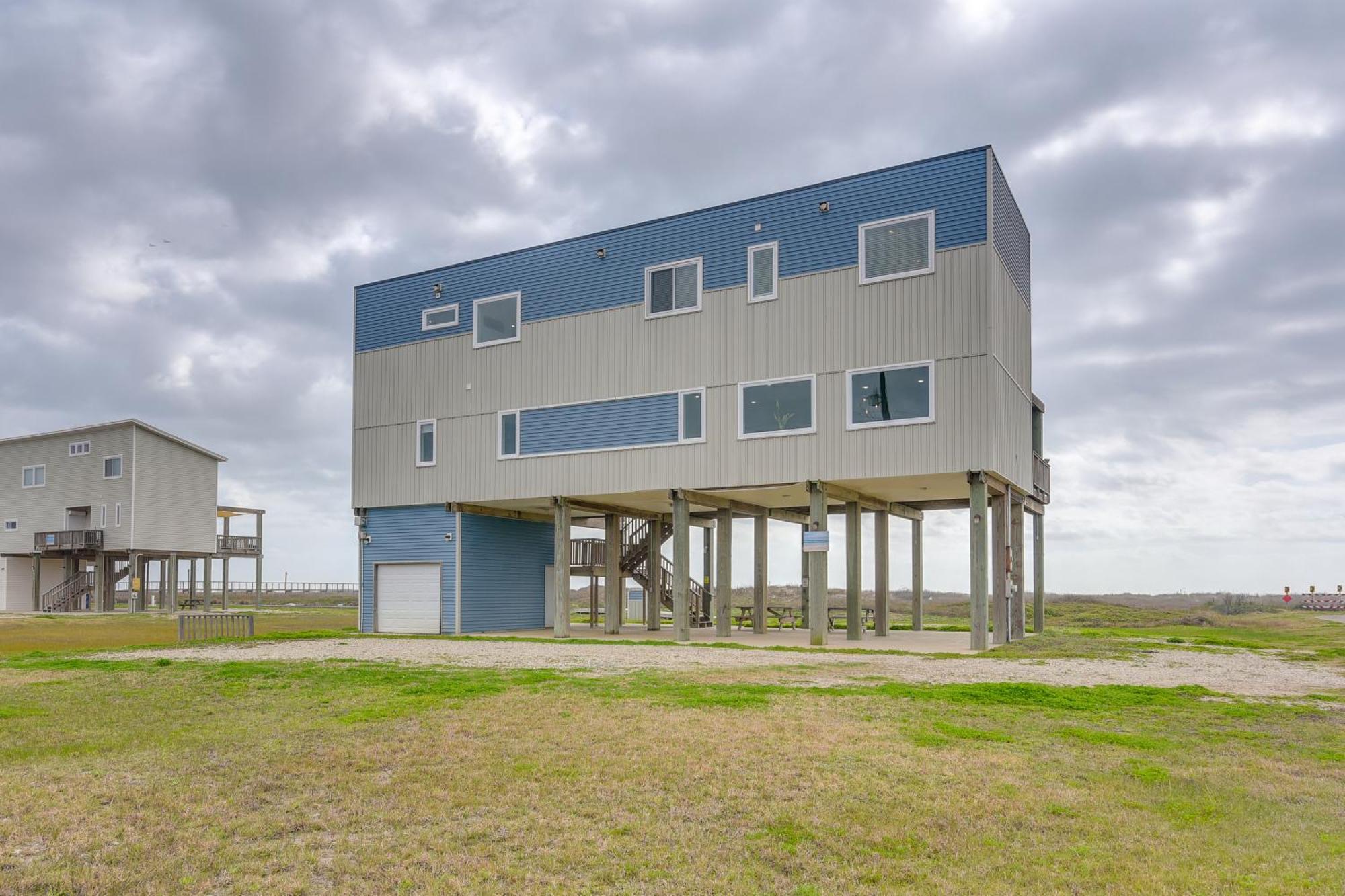 Ocean-View Surfside Home With Boardwalk To Beach! Surfside Beach Exterior photo